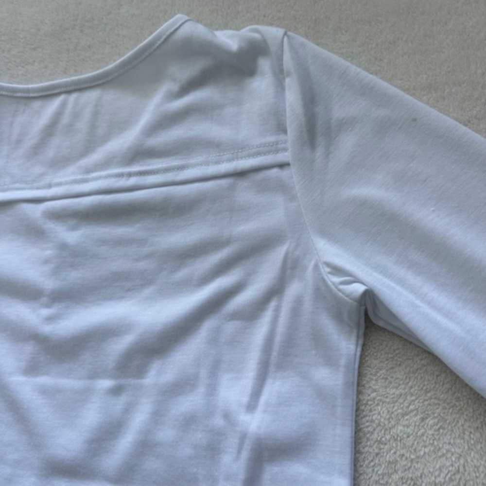 V-Neck Long-Sleeved T-Shirt | Women's S - Picture 12 of 12
